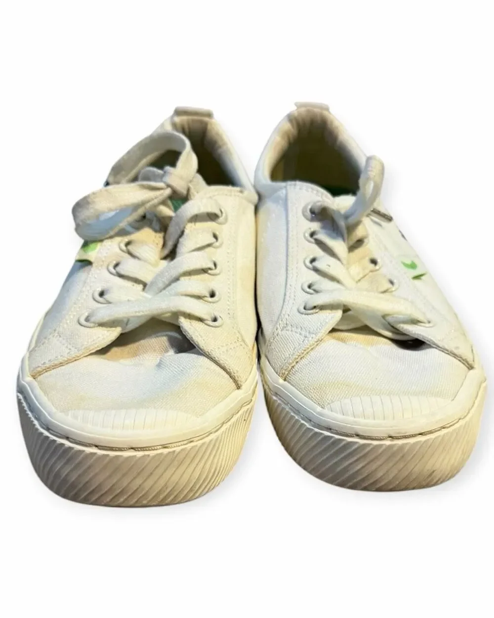 CARIUMA OCA Low x Pantone Snow White Canvas Sneakers Women’s 7.5 Men’s 6